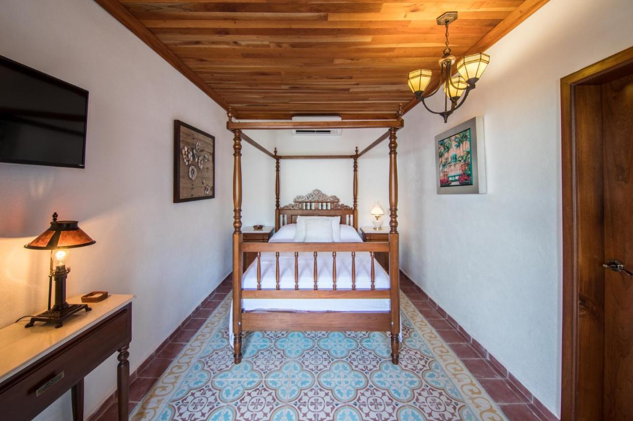 Hotel La Casa De Las Sirenas 틀라코탈판 외부 사진